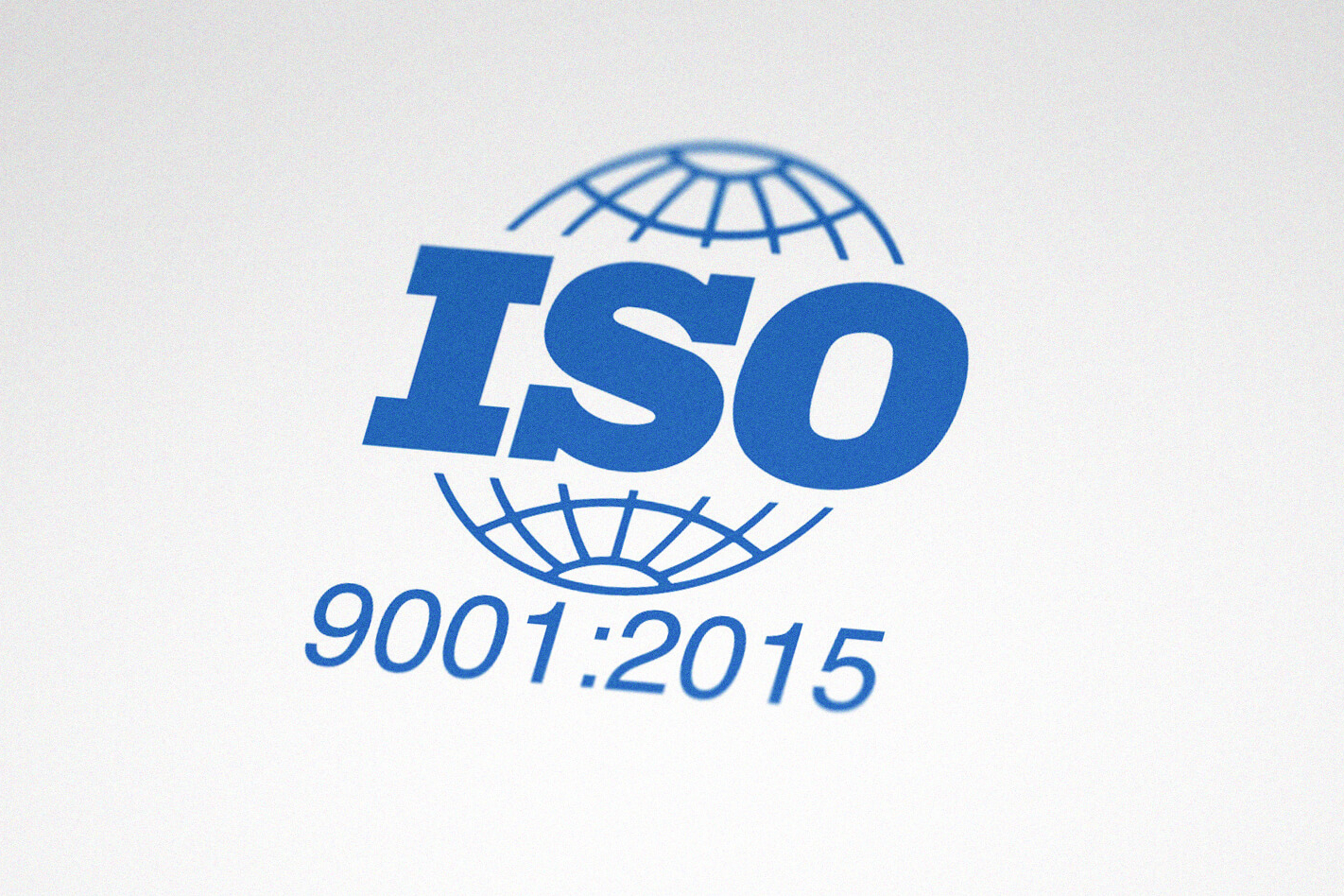 Logo de la norme ISO 9001:2015 pour le management de la qualité des produits et des processus