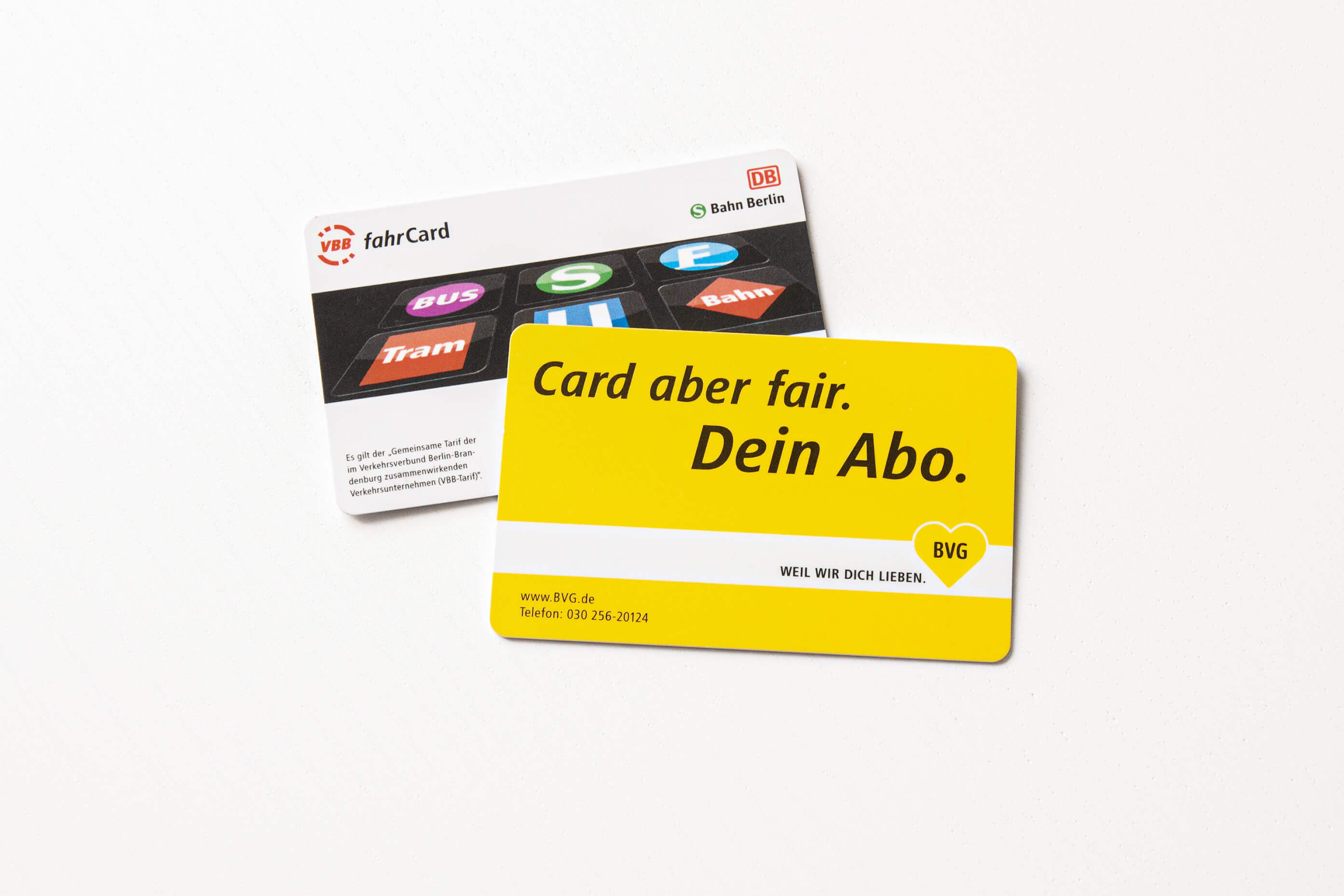 Recto et verso de la carte environnementale LPP comme symbole de subventionnement de l'utilisation des transports publics