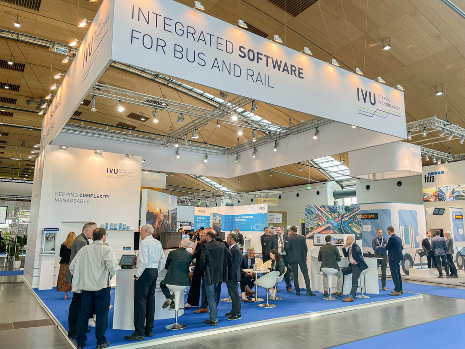 Visiteurs de l'IT-Trans sur le stand d'IVU