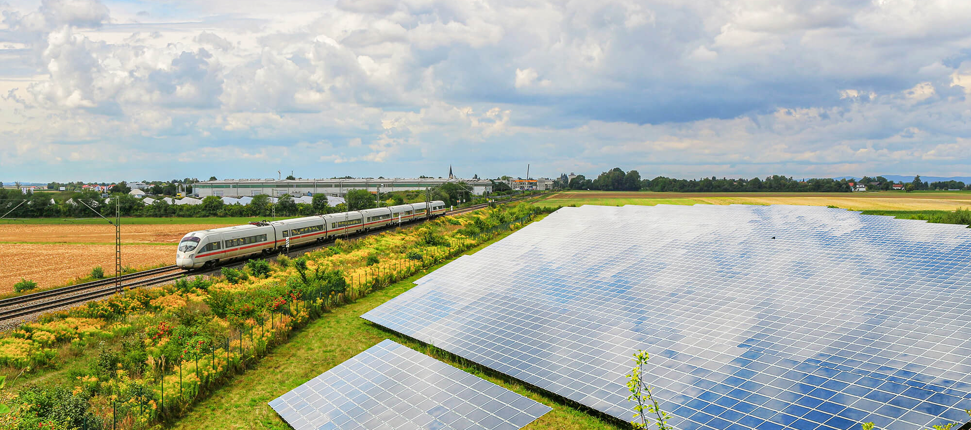 L'ICE allemand traverse le pays en passant par des centrales solaires