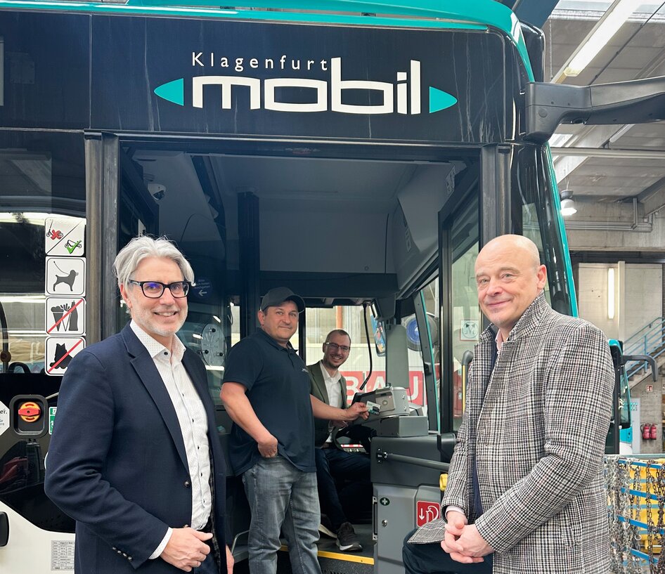 IVU Traffic Technologies - KMG Klagenfurt Mobil GmbH Disposition Bus Ordinateur de bord Centre de contrôle